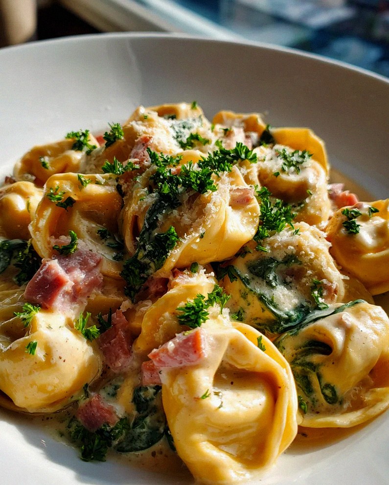 Cremige Tortellini mit Rinderschinken-Sauce – Lecker & Schnell – Schritt 1