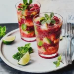 Erdbeer-Bowle Hugo mit Minze und Limette